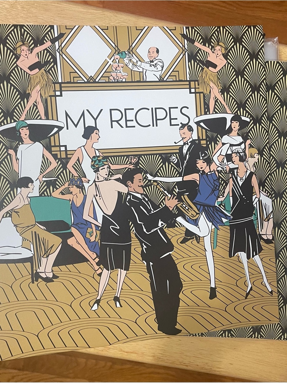 My Recipes Decorative Cookbook Binder in Gold & Black — Hard cover.